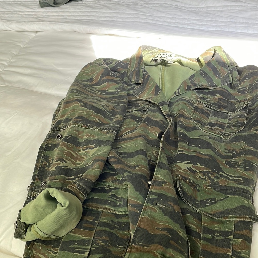 Pam & Gela women's Camo Shirt Jacket NWT SZ S - Picture 5 of 8